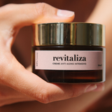 Revitalizar la crema antienvejecimiento