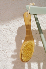 escova corporal com cabo