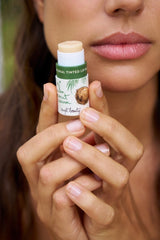 coconut cream: bálsamo labial com cor - Lábios - MPL beauty